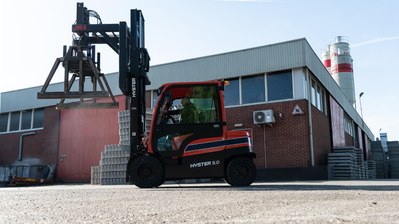 lithium-ion-heftruck in actie bij Morssinkhof Groep