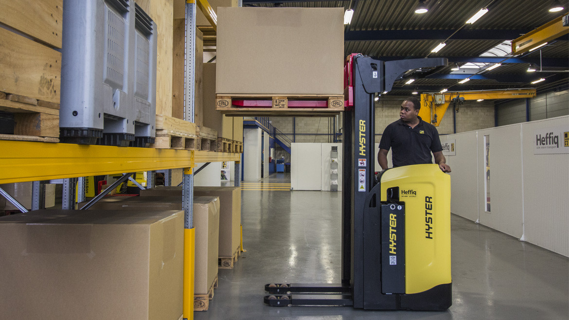 Meerij stapelaar Hyster RS1.6 Heffiq 1