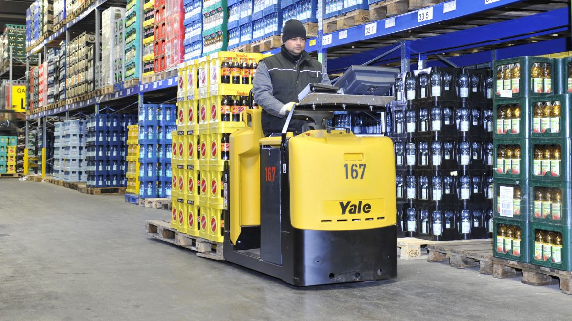 Yale MO10-25 orderpicker in drankindustrie